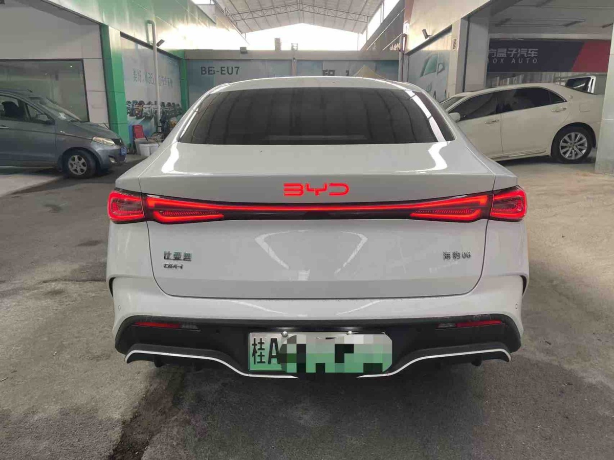 BYD Seal 06 DM-i 2024 immagine di auto #6