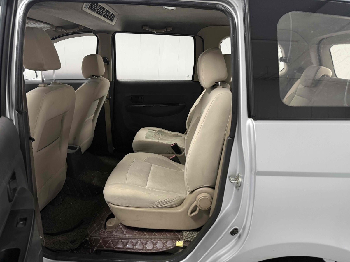 Wuling Hongguang 2017 изображение автомобиля #6