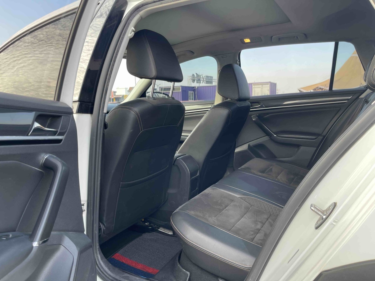 Volkswagen C-Trek 2017 immagine di auto #6