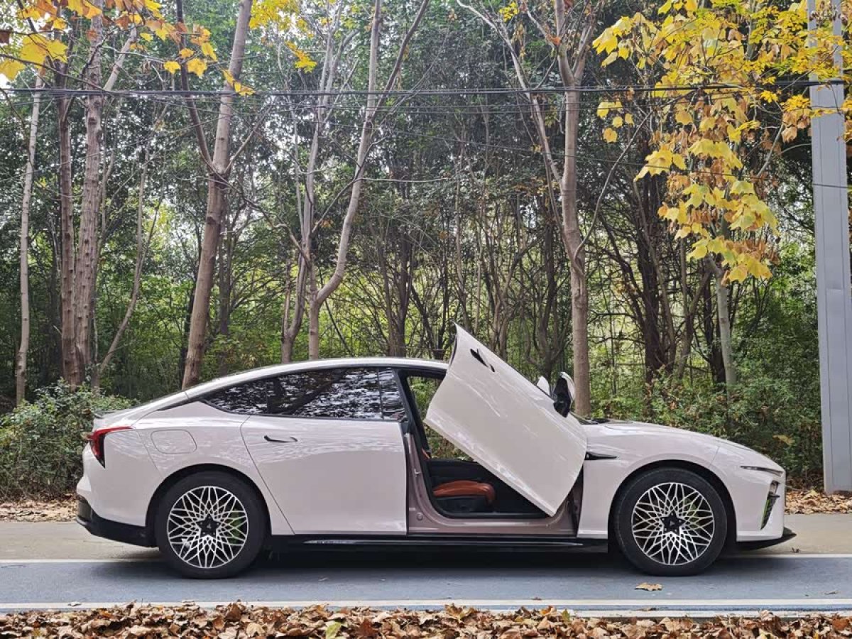 哪吒汽车 哪吒S 2022 #6 哪吒汽车 哪吒S 2022 汽车图片 #6