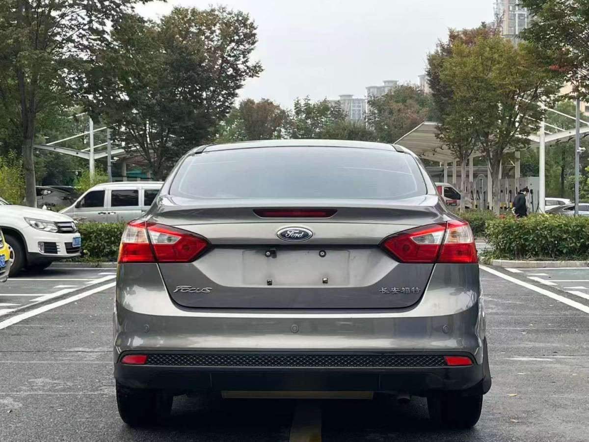 Ford Focus (Imported) 2013 car image #6