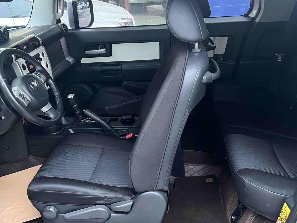 Toyota FJ Cruiser 2017 car image #6