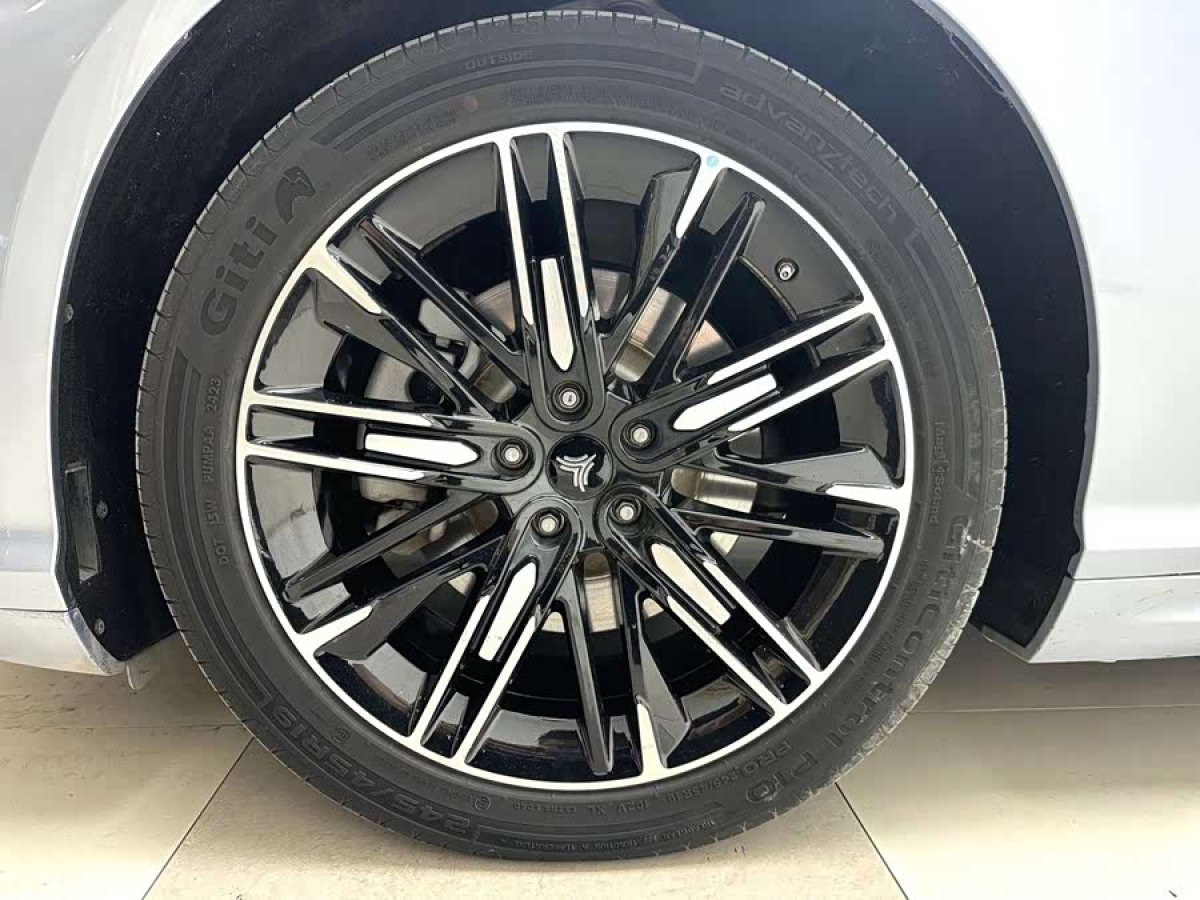 哪吒汽车 哪吒S 2023 汽车图片 #6