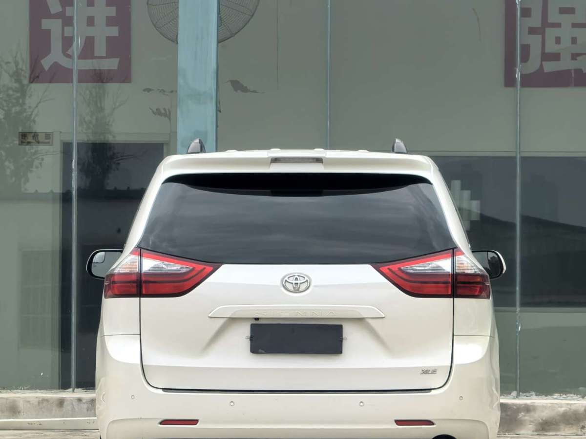 Toyota SIENNA 2019 صورة سيارة #6