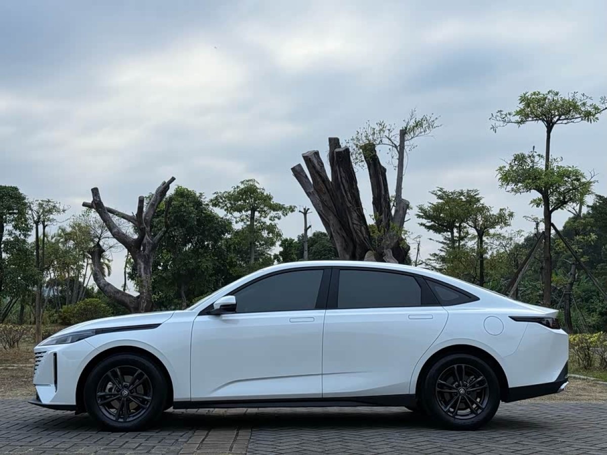 Changan Lamore 2023 #6 Changan Lamore 2023 car image #6