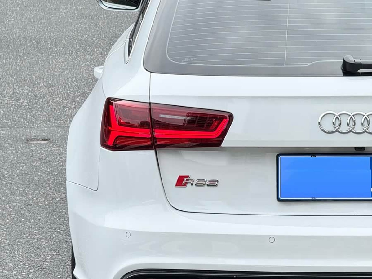 Audi RS 6 2017 صورة سيارة #6