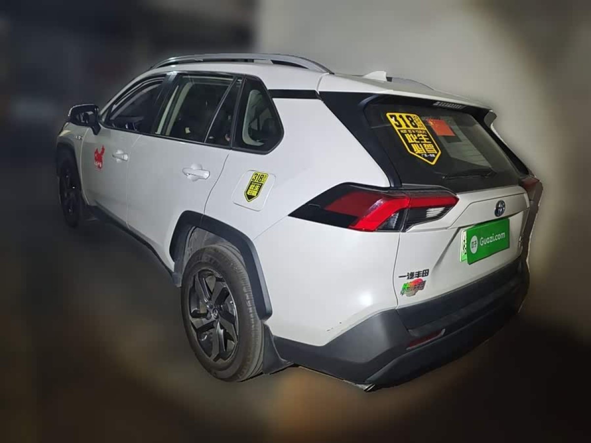 Toyota RAV4 Hybird E+ 2022 immagine di auto #6