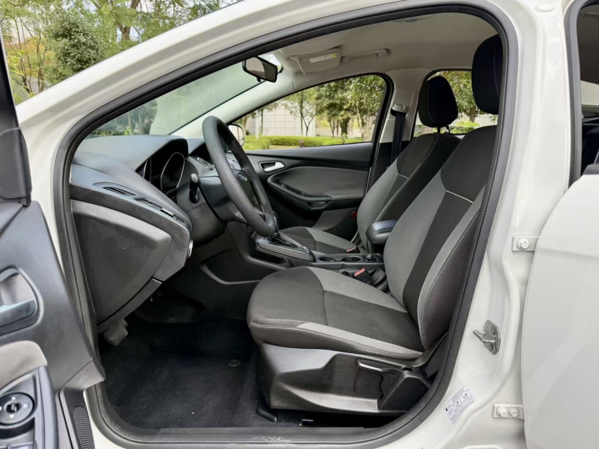 Ford Focus (Imported) 2014 #6 Ford Focus (Imported) 2014 car image #6