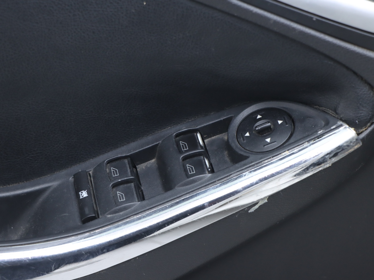 Ford Focus (Imported) 2013 car image #6