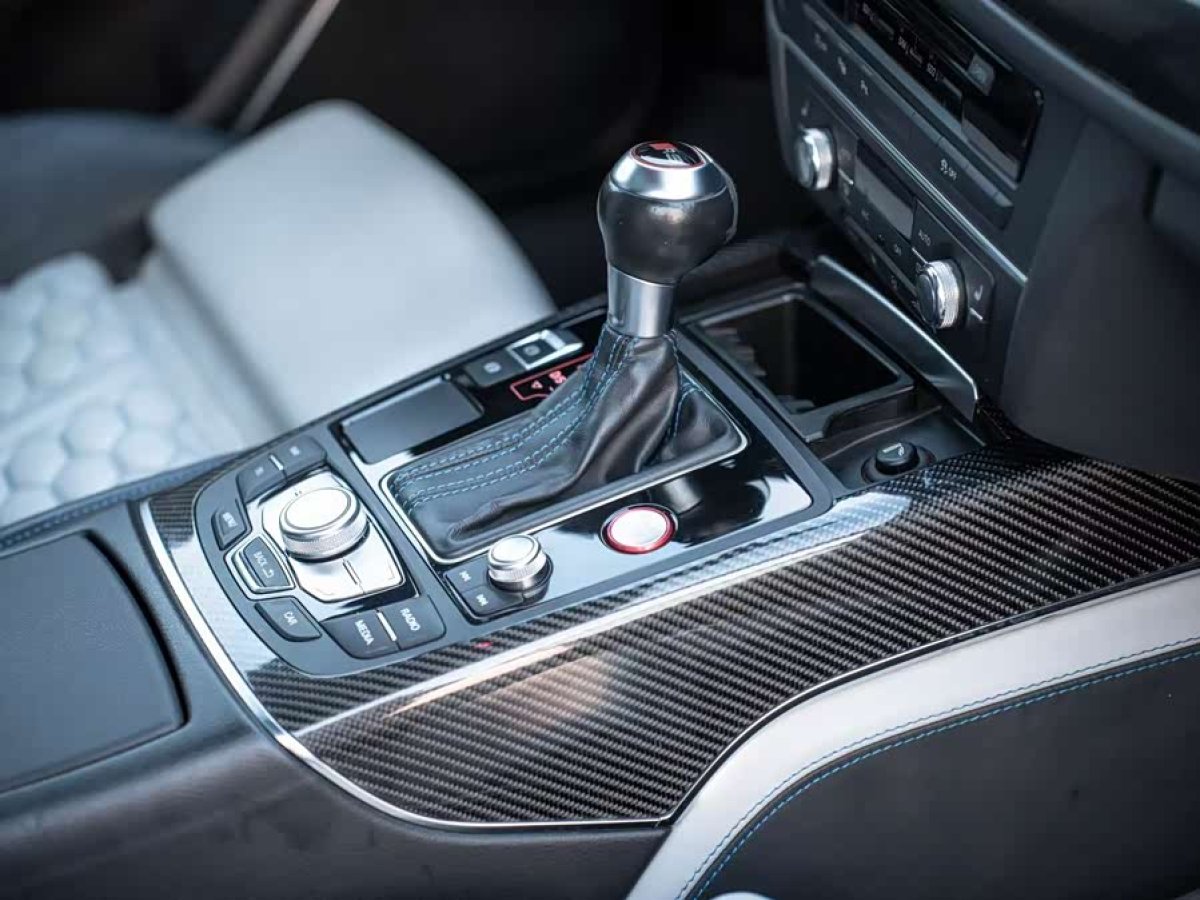 Audi RS 6 2021 immagine di auto #6