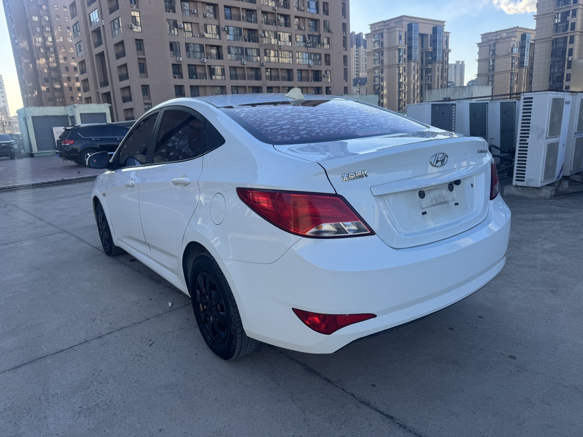 Hyundai Reina 2016 car image #6