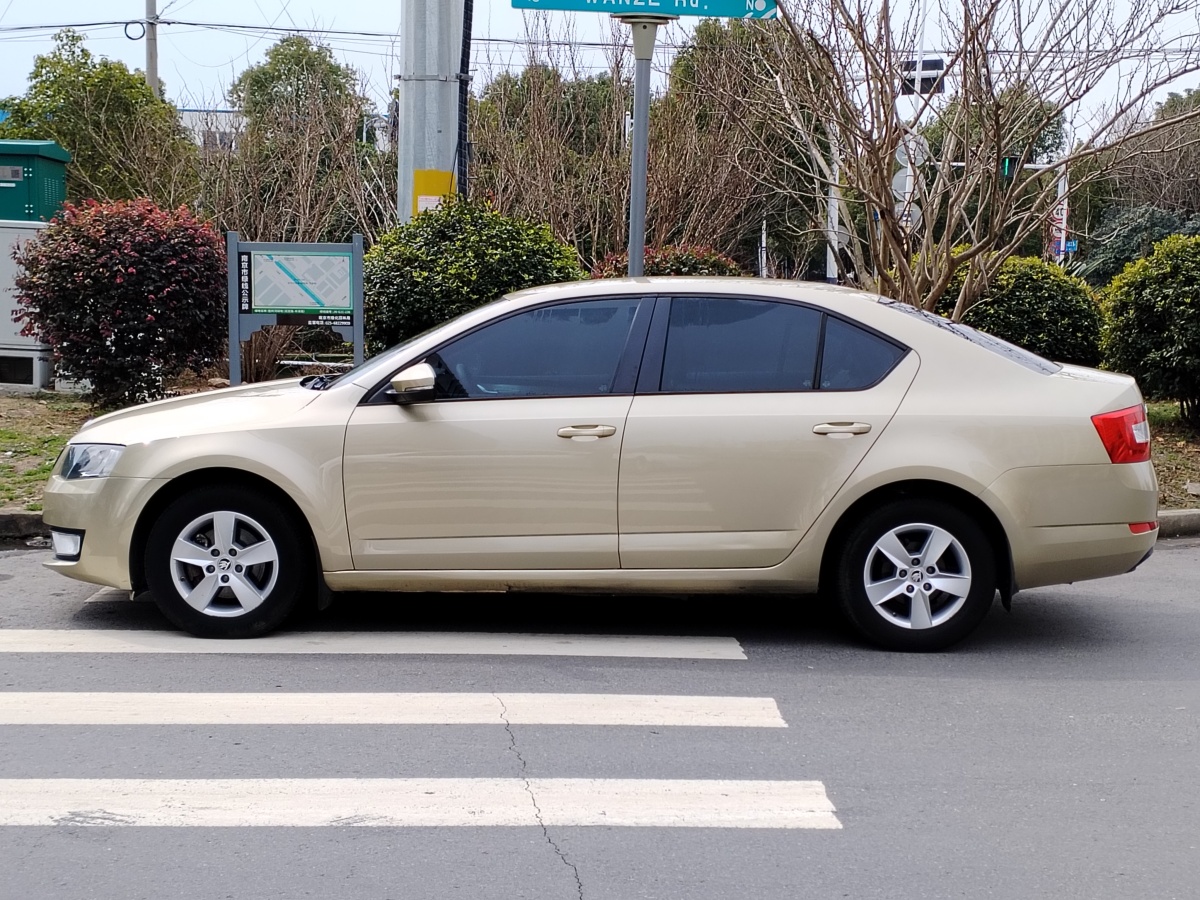 Skoda Octavia (Imported) 2015 car image #6