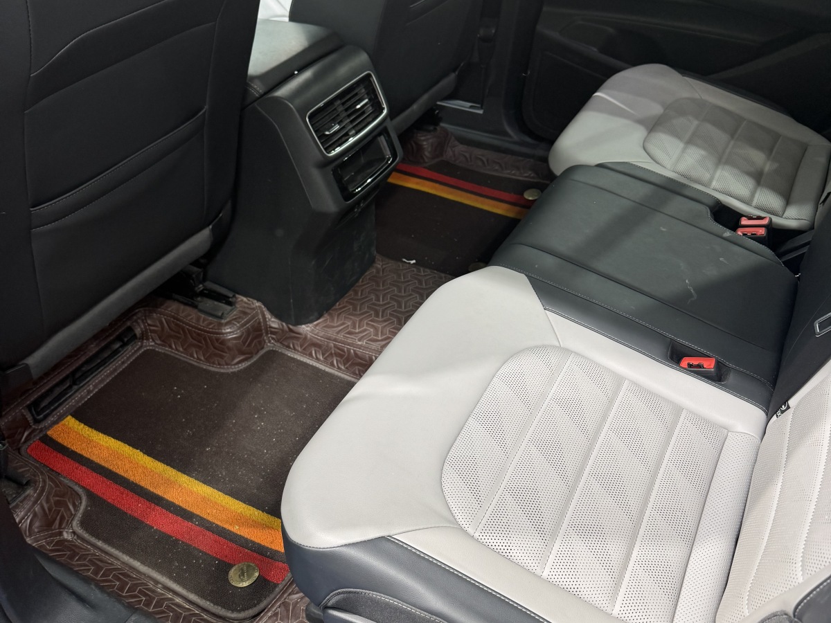 Volkswagen Tavendor 2023 car image #6