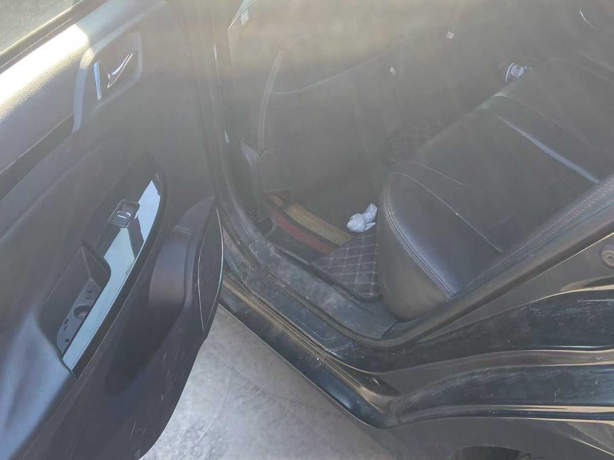 BYD SuRui 2014 car image #6