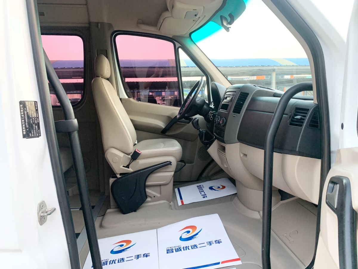 Mercedes-Benz Sprinter 2014 car image #6