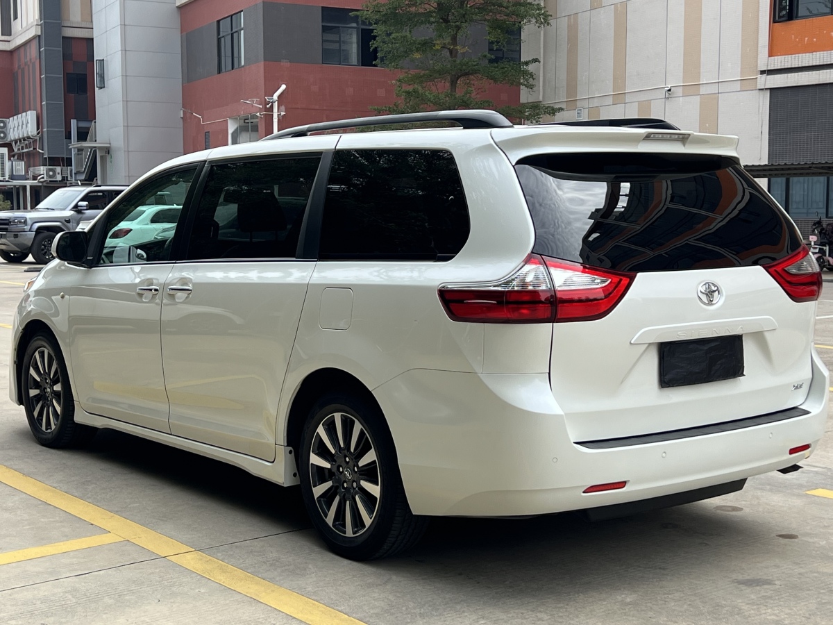 Toyota SIENNA 2018 #6 Toyota SIENNA 2018 car image #6