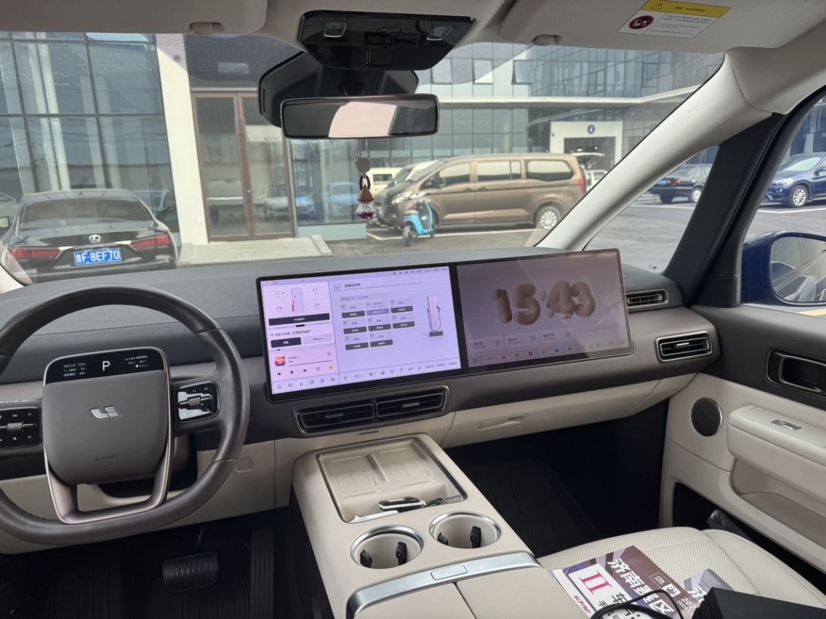 理想汽车 理想MEGA 2024 汽车图片 #6