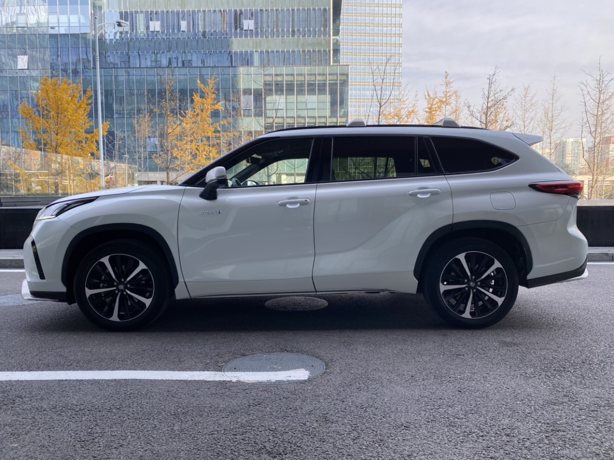 Toyota Crown Kluger 2021 immagine di auto #6