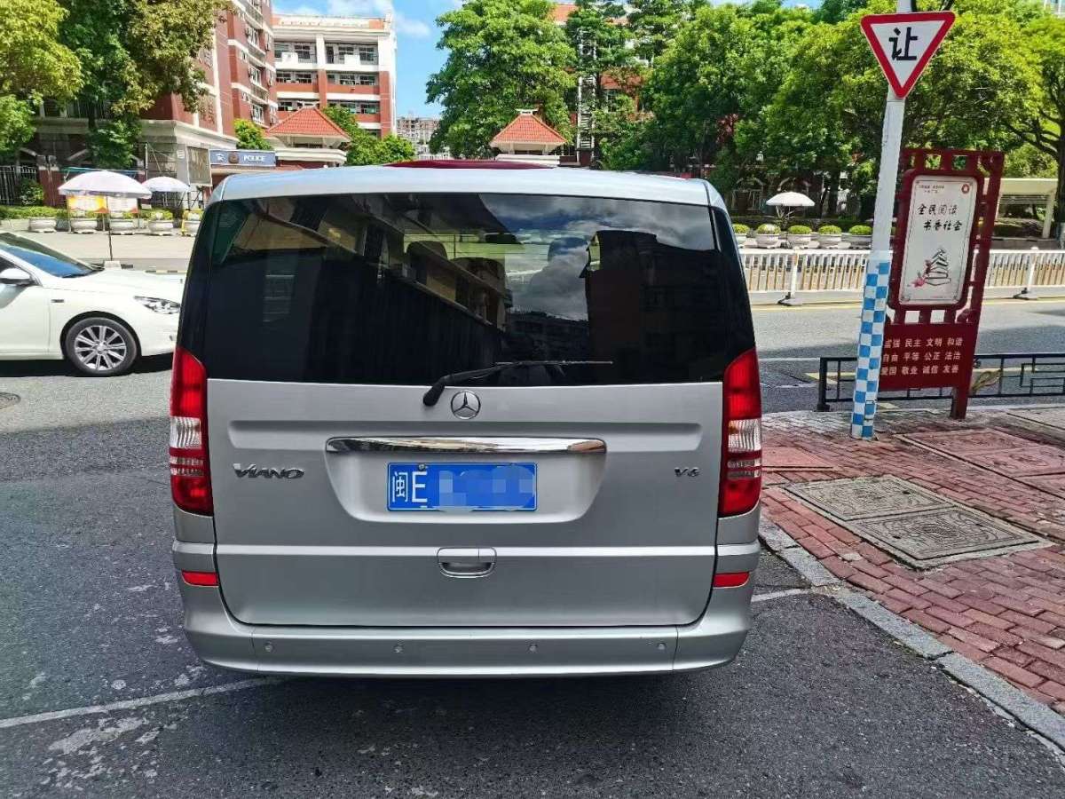 Mercedes-Benz Viano (Imported) 2012 immagine di auto #6