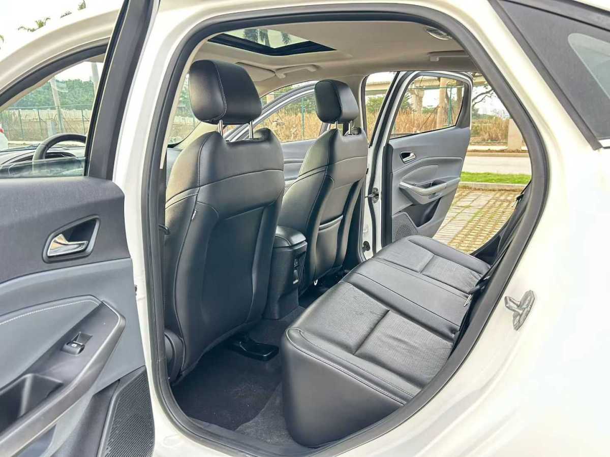 Ford Escort 2015 car image #6