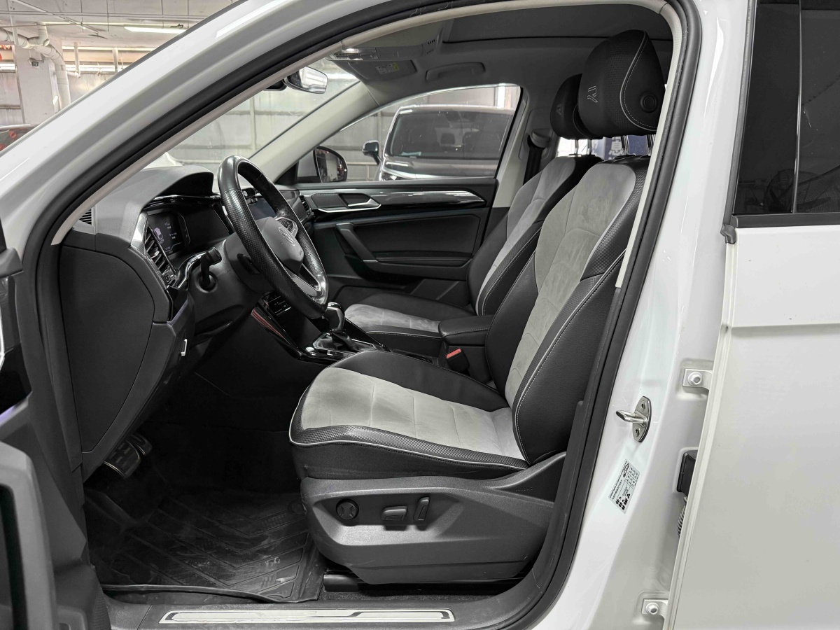 Volkswagen Tayron X 2021 car image #6