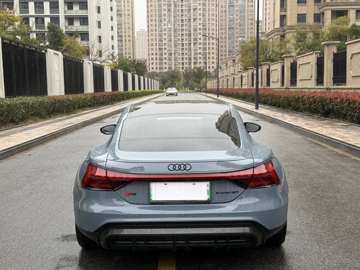 Audi RS e-tron GT 2024 immagine di auto #6