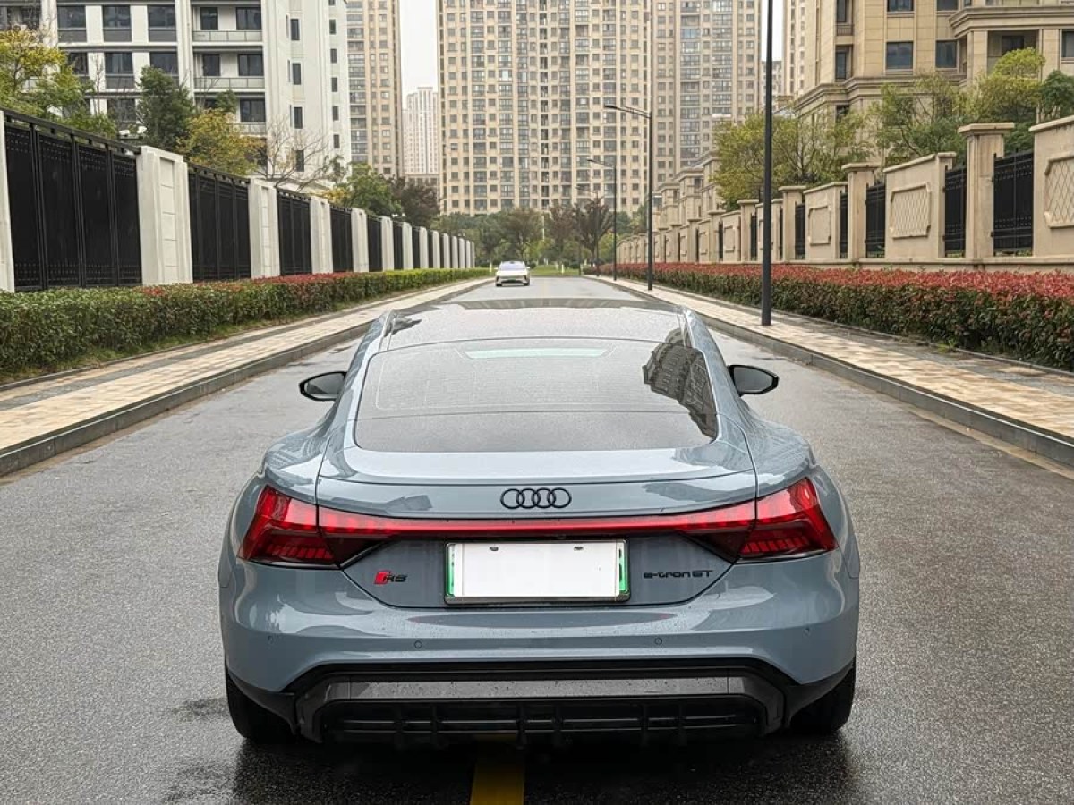 Audi RS e-tron GT 2024 #6 Audi RS e-tron GT 2024 car image #6