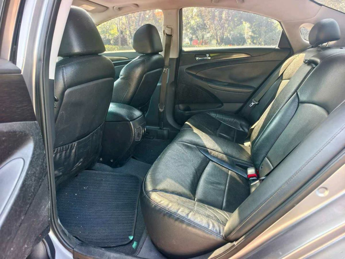 Hyundai Sonata 2011 صورة سيارة #6