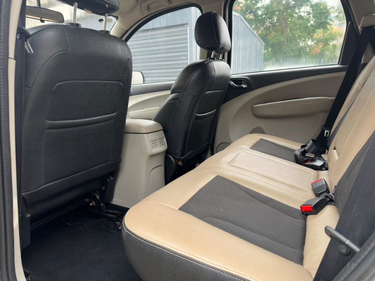 Forthing JOYEAR X3 2016 #6 Forthing JOYEAR X3 2016 صورة سيارة #6