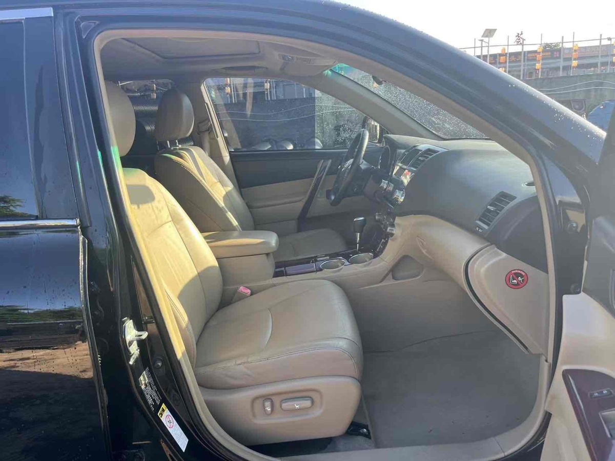 Toyota Highlander (Imported) 2012 car image #6