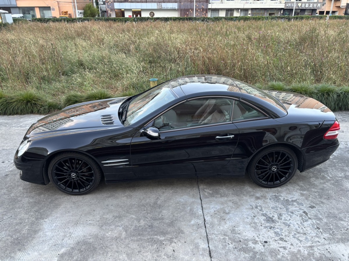 Mercedes-Benz SL Class 2009 car image #6