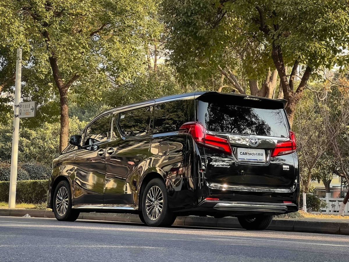Toyota Alphard 2023 изображение автомобиля #6