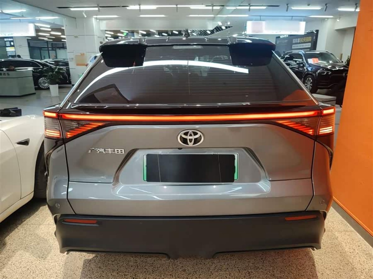 Toyota bZ4X 2022 immagine di auto #6