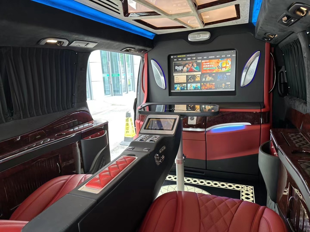 Mercedes-Benz V Class 2019 car image #6