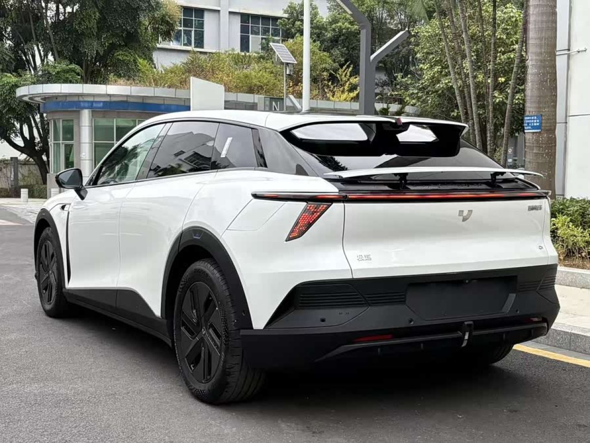 2025 car image #6