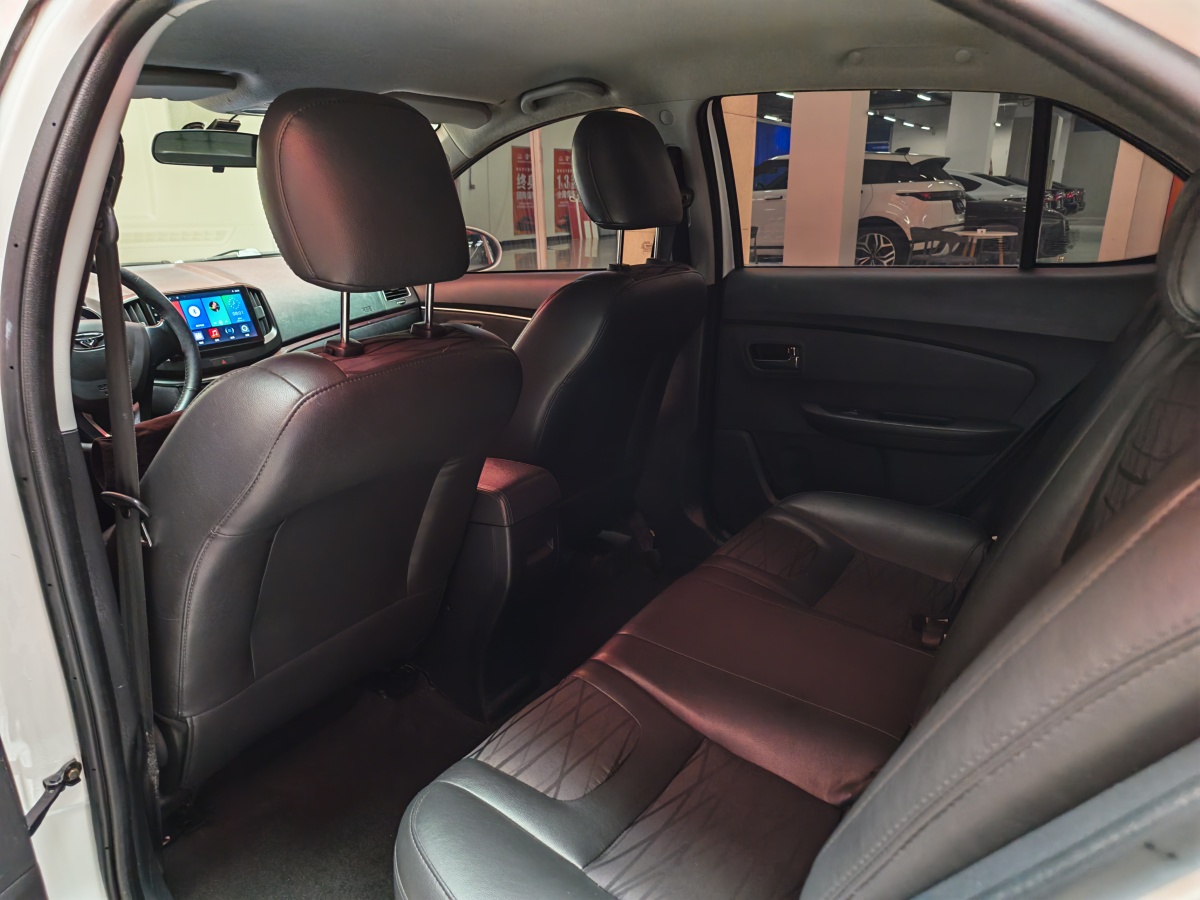 Kaiyi E3 2018 #6 Kaiyi E3 2018 car image #6