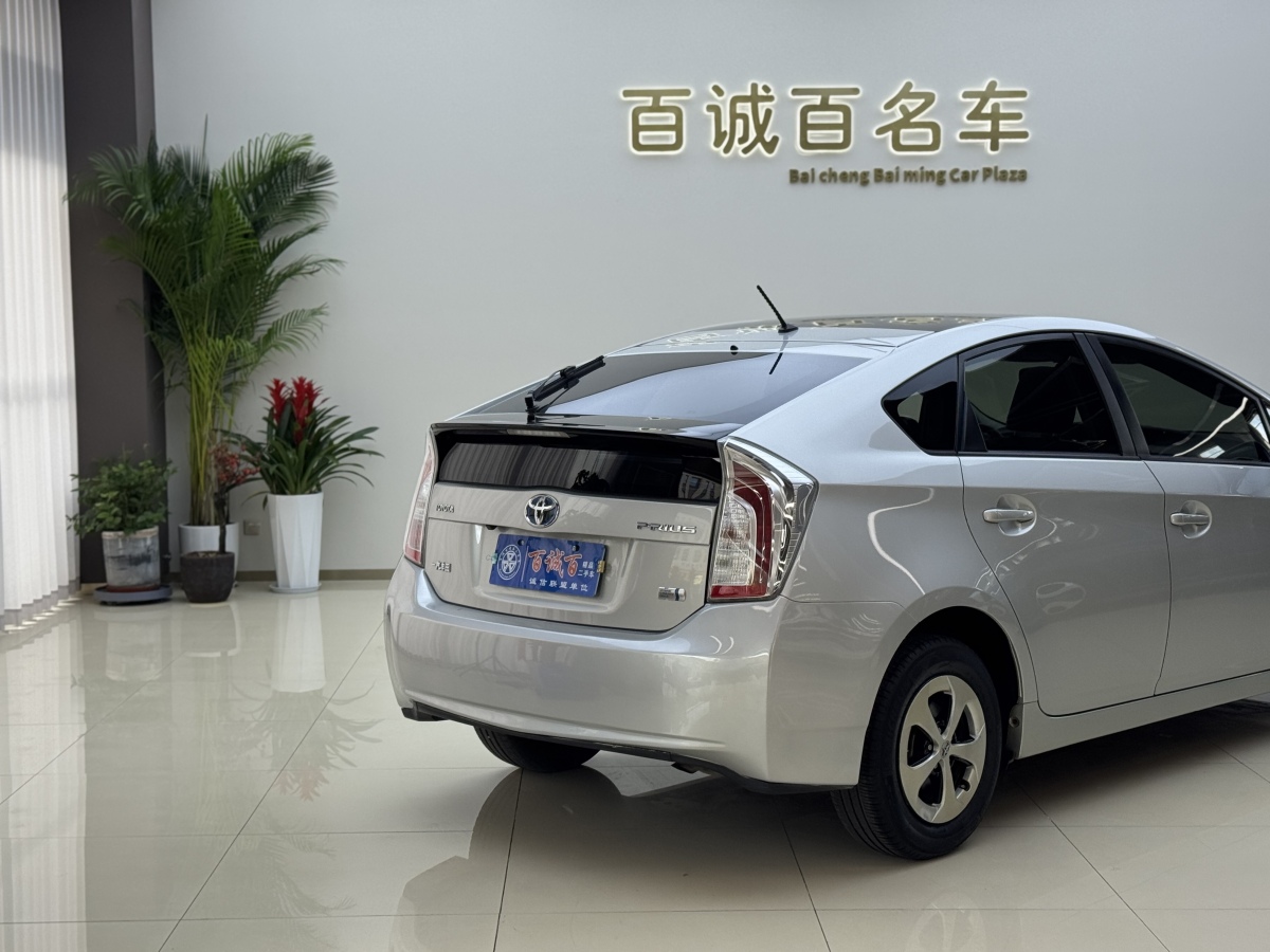 Toyota Prius 2014 immagine di auto #6