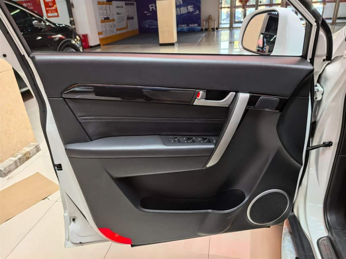 Chevrolet Captiva 2017 car image #6