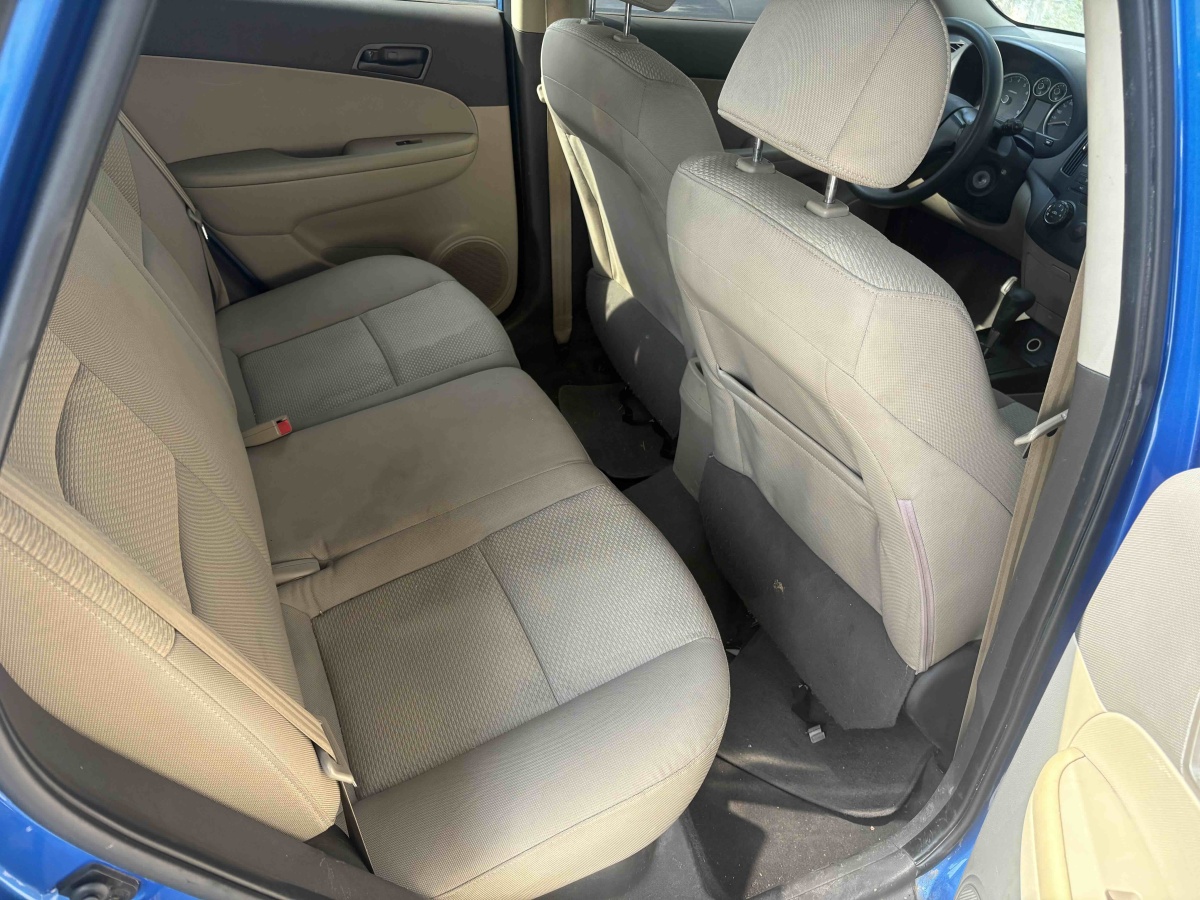 Hyundai i30 2010 #6 Hyundai i30 2010 car image #6