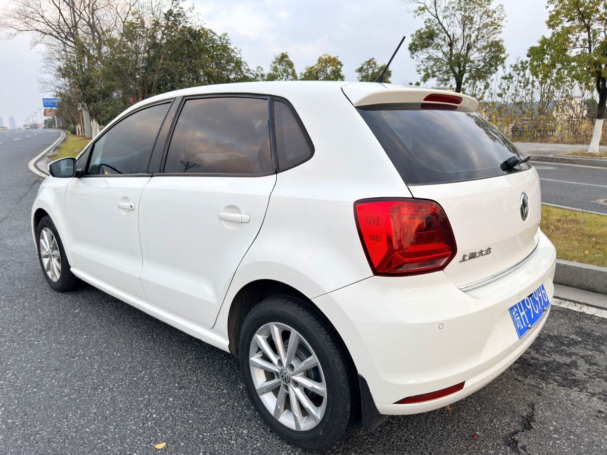 Volkswagen Polo 2014 car image #6