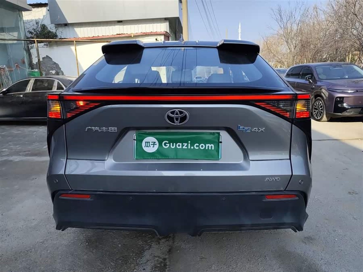 Toyota bZ4X 2022 immagine di auto #6