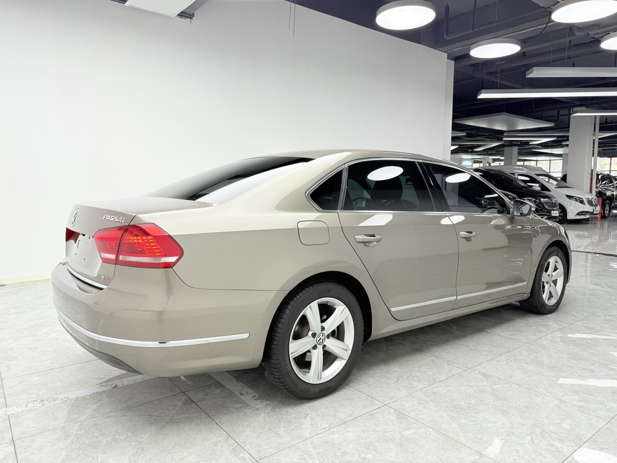 Volkswagen Passat 2012 car image #6