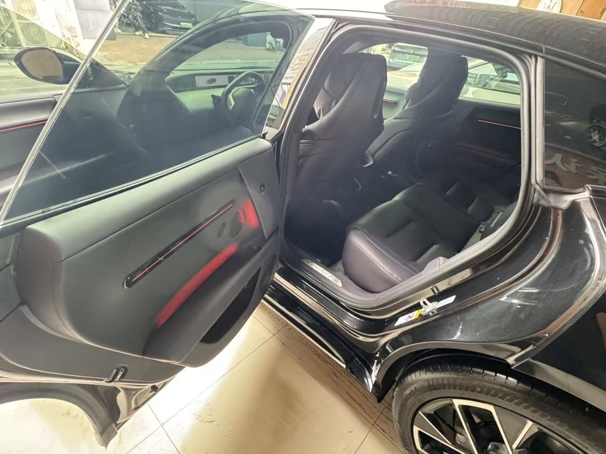 Avatr 06 2025 car image #6