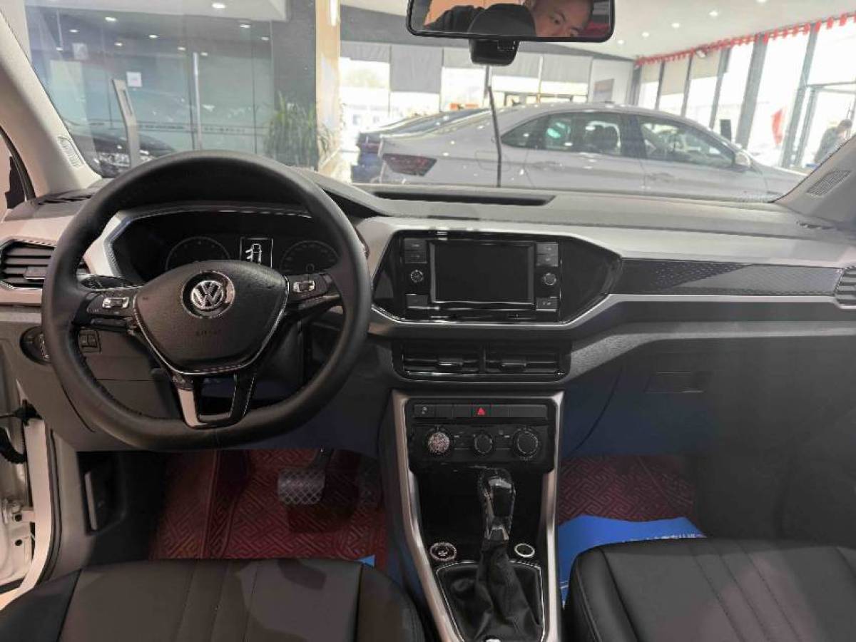 Volkswagen T-Cross 2020 #6 Volkswagen T-Cross 2020 car image #6
