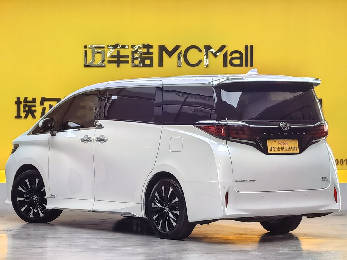 Toyota Alphard 2024 car image #6