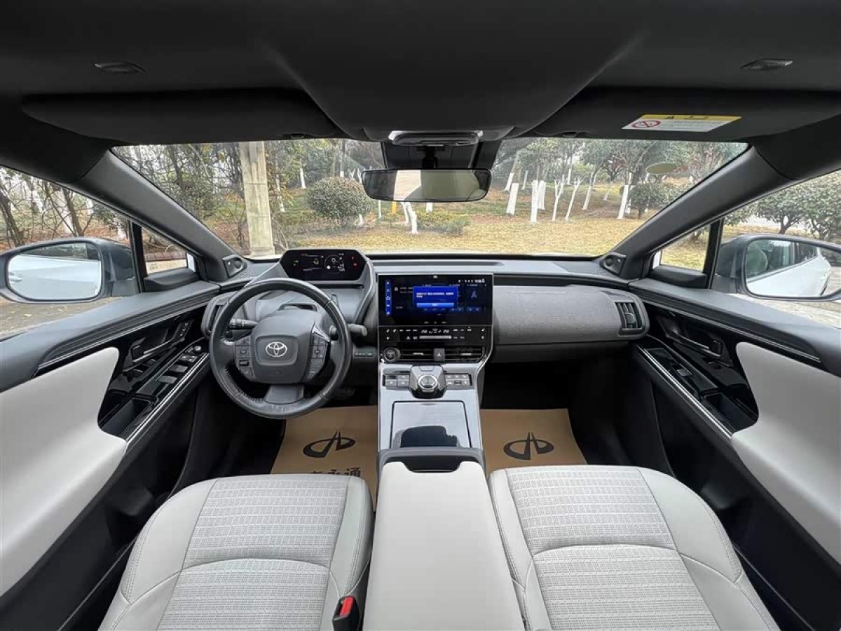 Toyota bZ4X 2022 immagine di auto #6