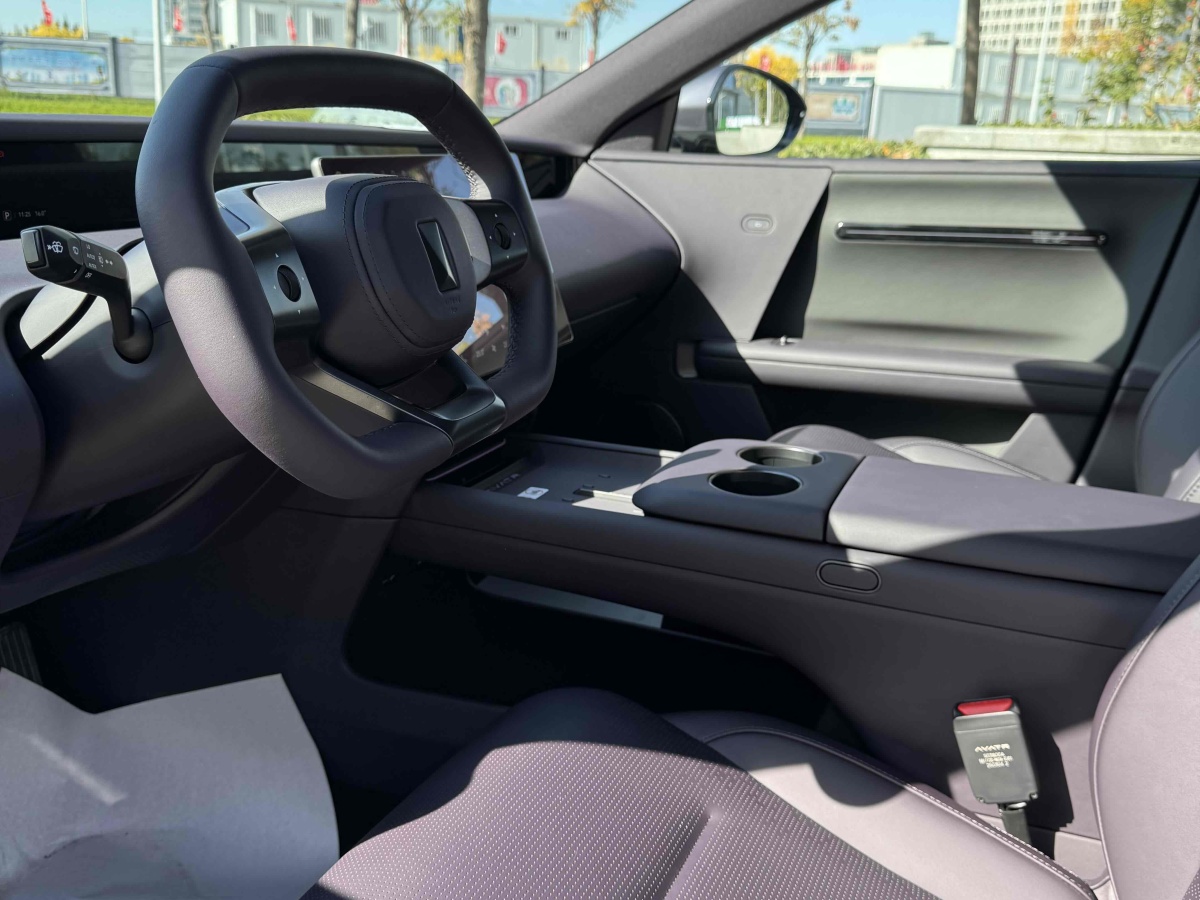 Avatr 06 2025 car image #6