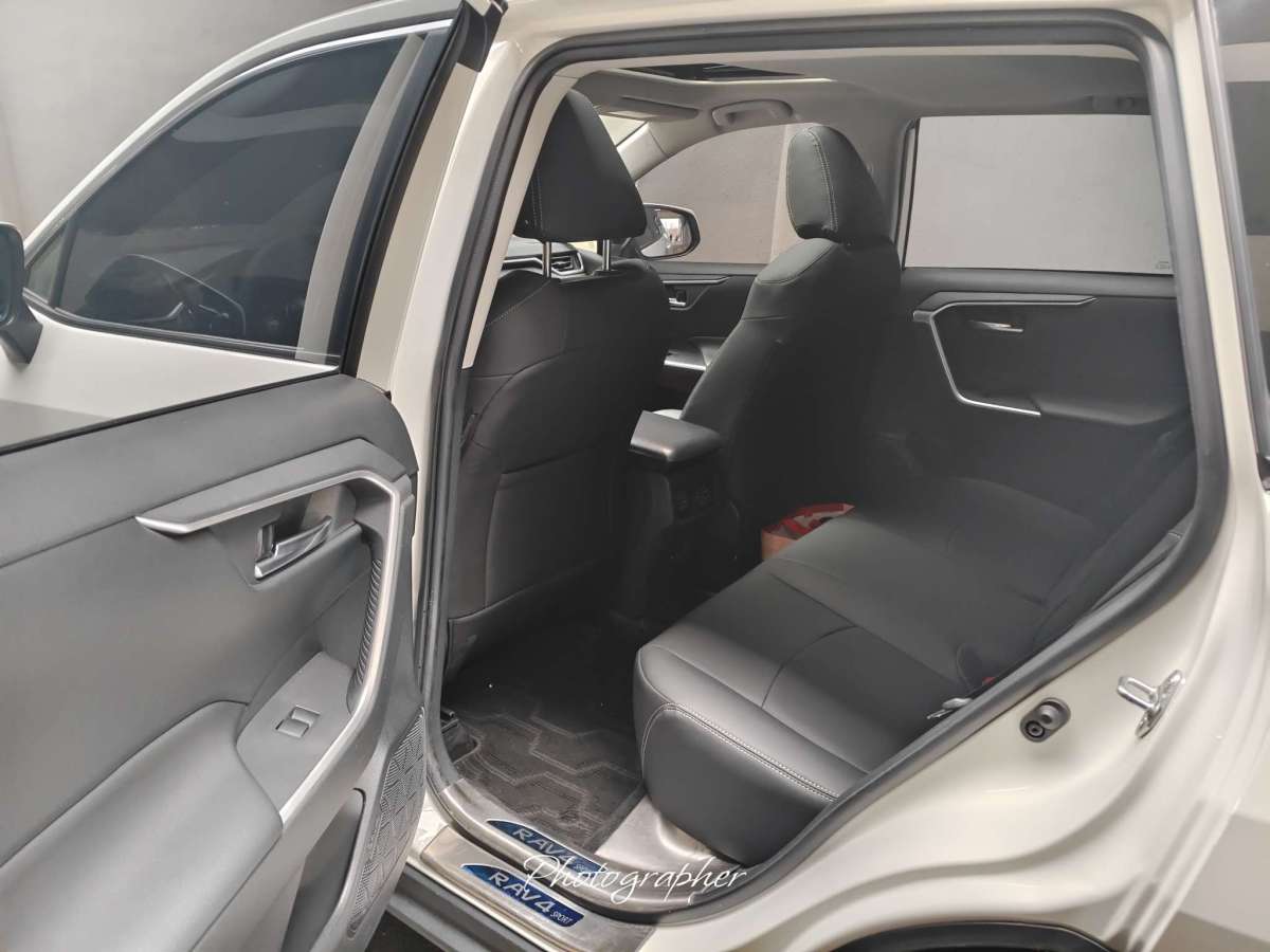 Toyota RAV4 Hybird E+ 2021 صورة سيارة #6