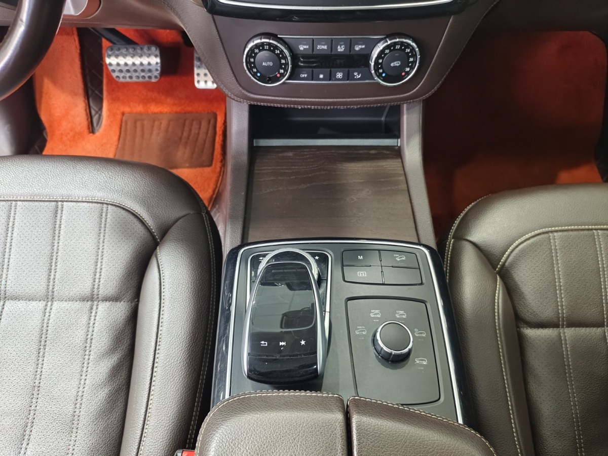 Mercedes-Benz GLE Class 2018 car image #6