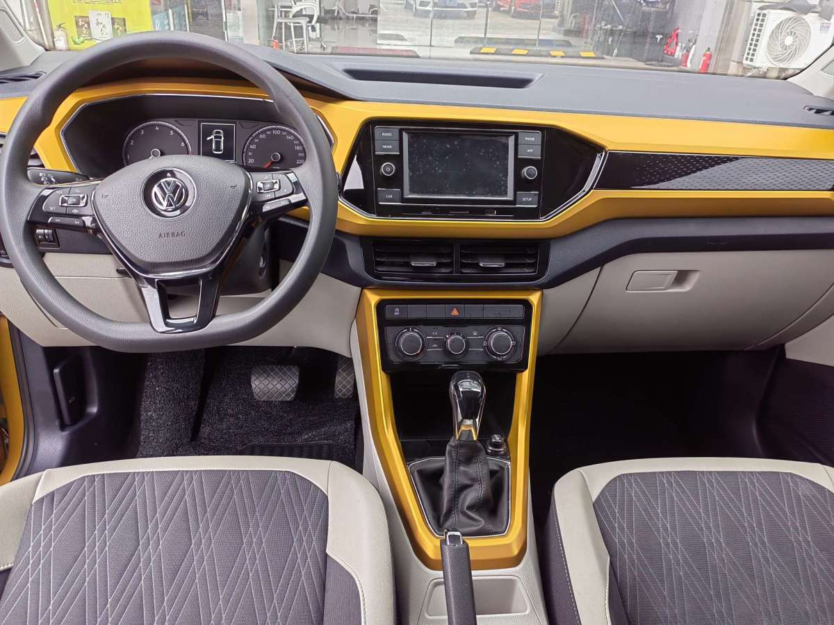 Volkswagen T-Cross 2019 car image #6